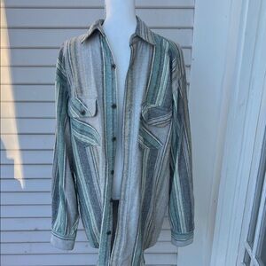 Canyon Guide Outfitters Casual Striped Button-Down Flan Shirt in Green and Gray